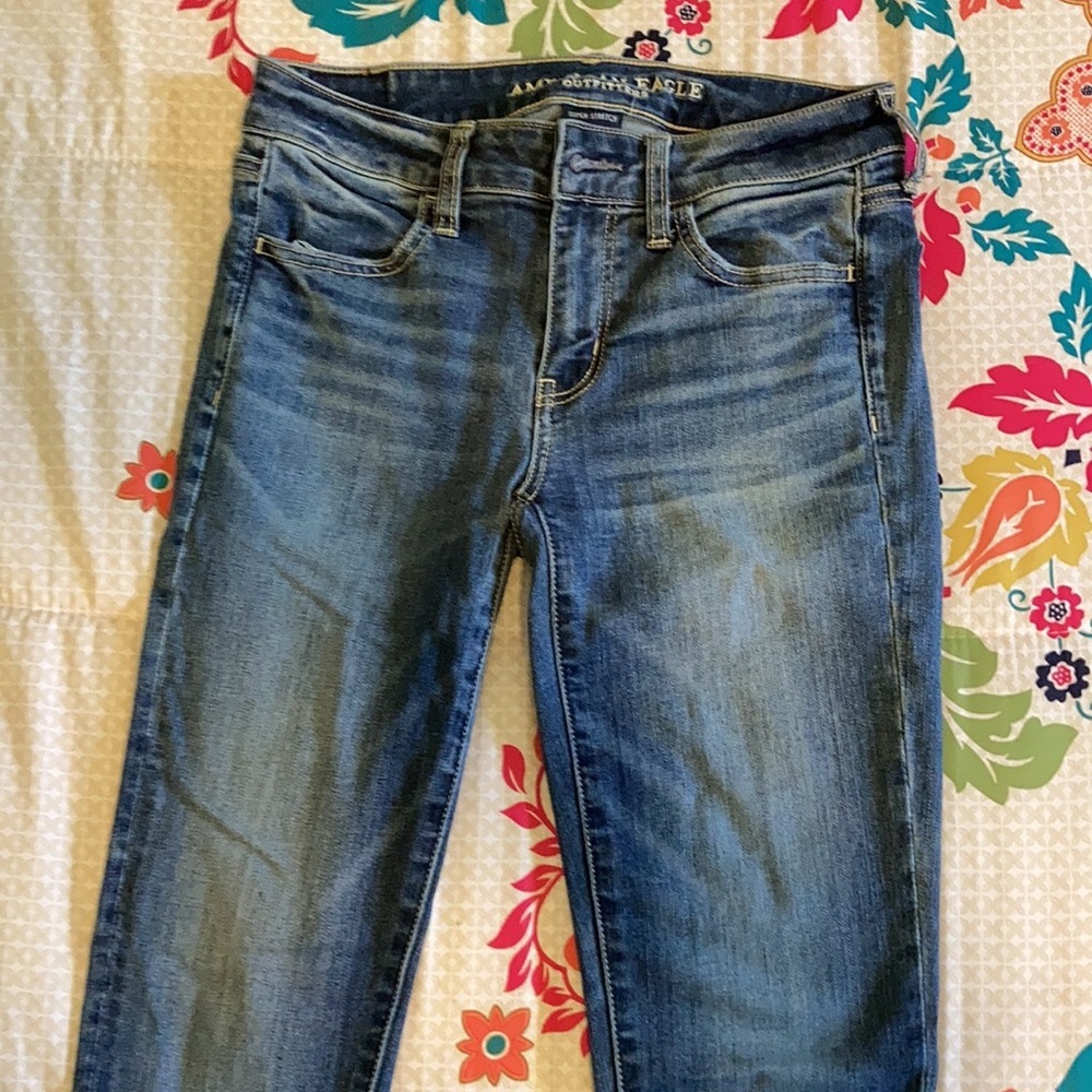 American Eagle Outfitters (AEO) Super Stretch Jegging Size 2 Regular Medium Wash - Picture 2 of 7
